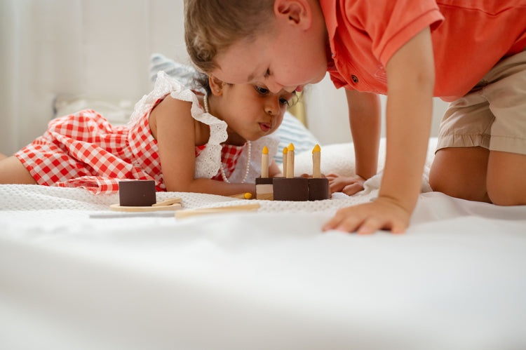 Wooden kitchen pretend play set for toddlers