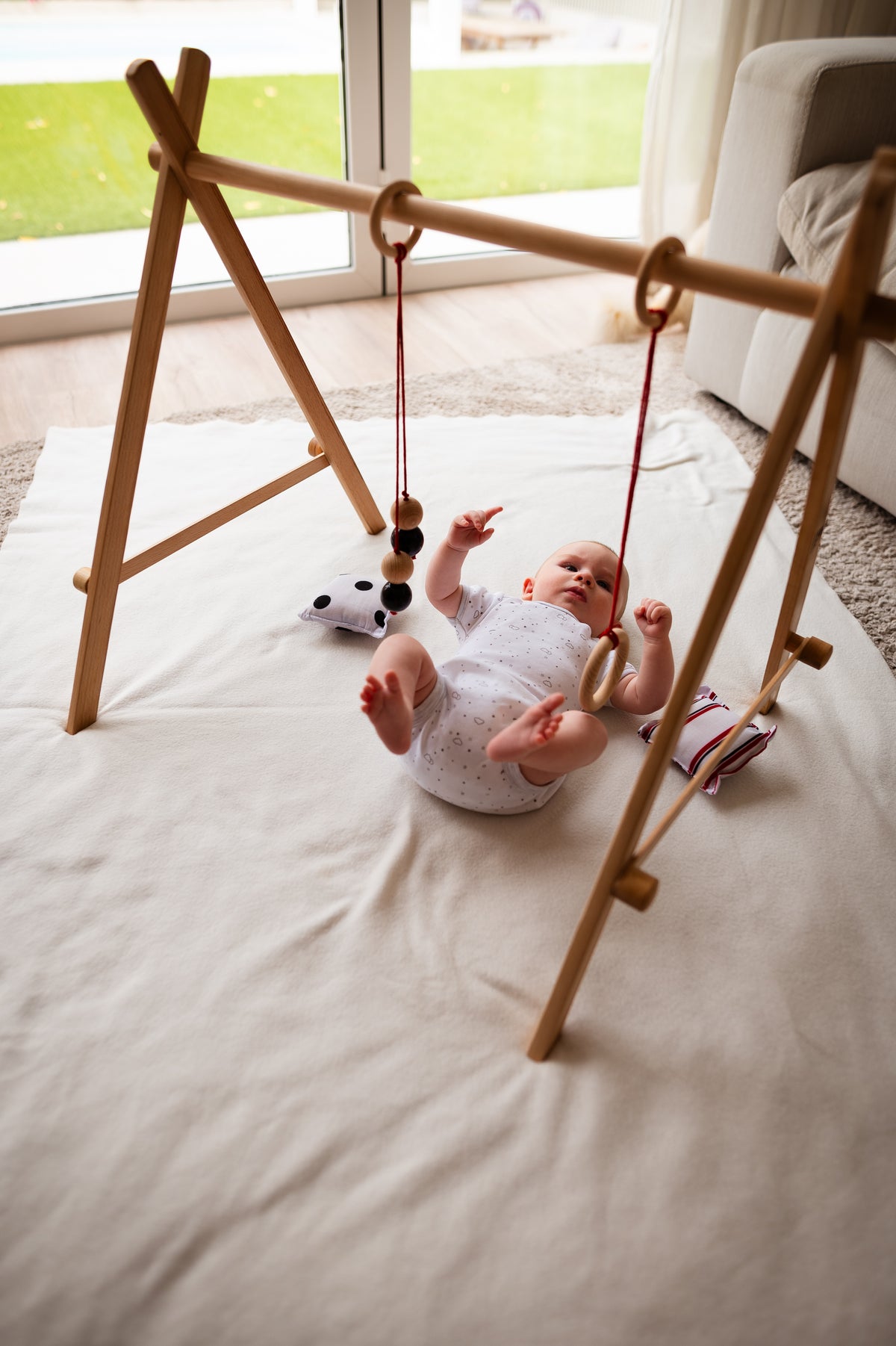 BABY FLOOR GYM AND MOBILE